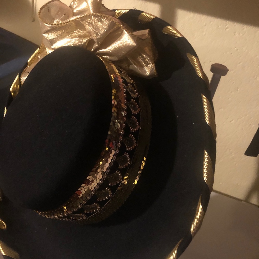 Felt hat - Picture 3 of 6
